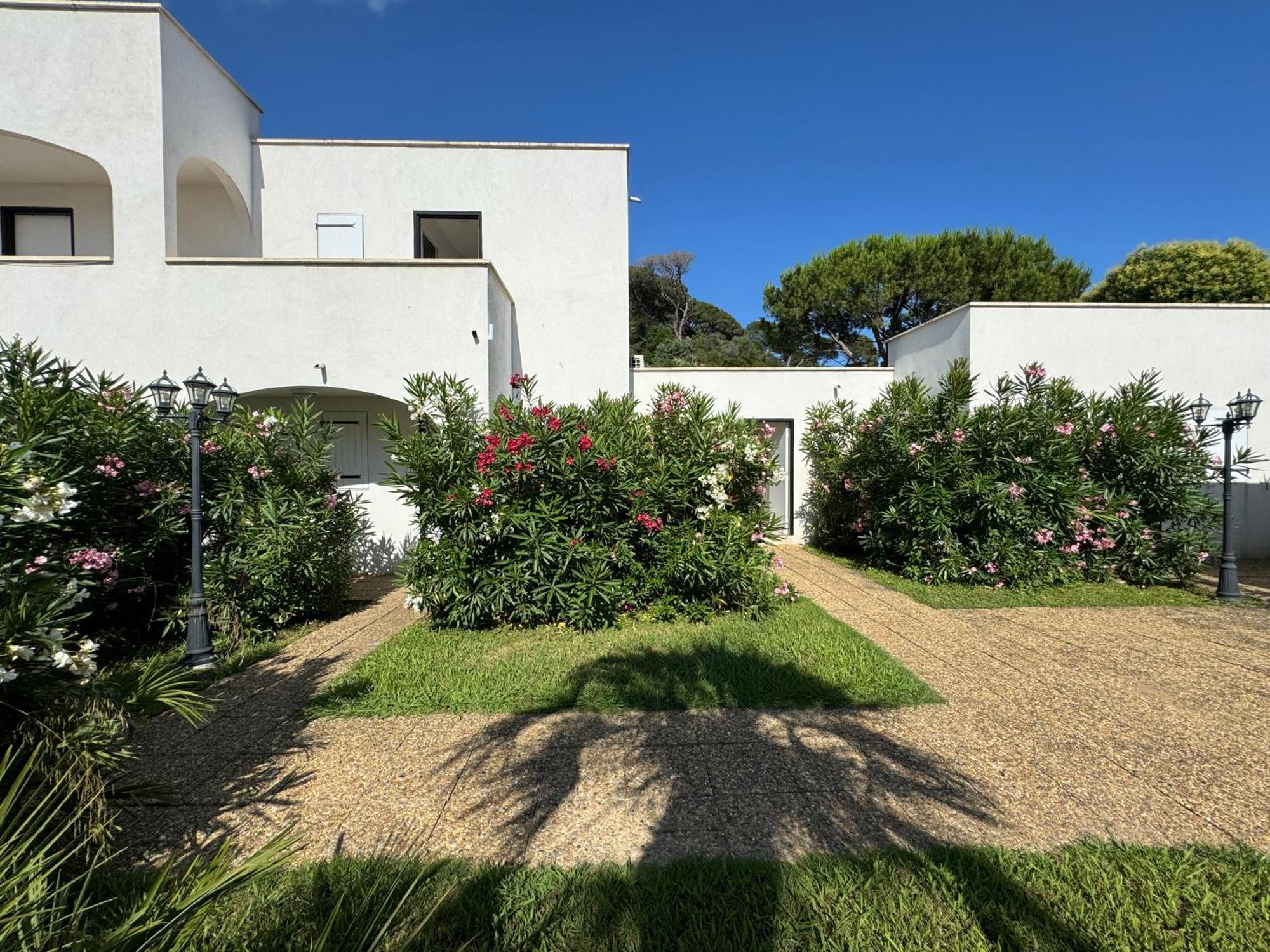 Beach Cannes Bungalows Ле-Канне Экстерьер фото