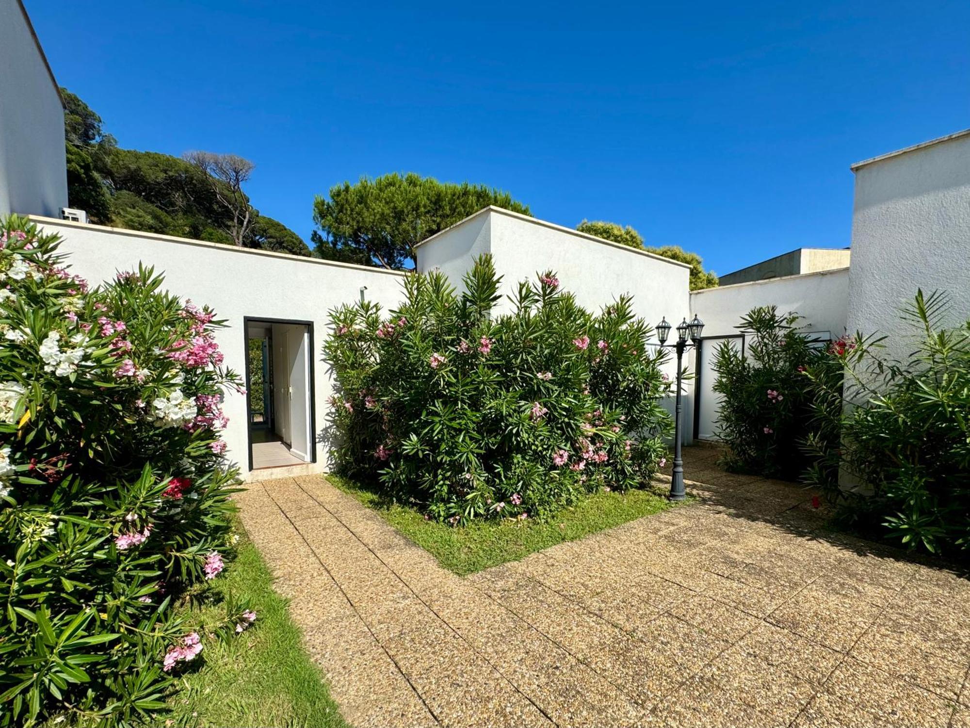 Beach Cannes Bungalows Ле-Канне Экстерьер фото